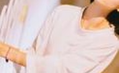 宝贝腿张大点就能吃到扇贝了